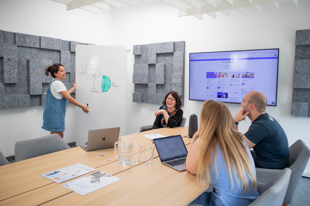 職場の人間関係を円滑にするコミュニケーション術